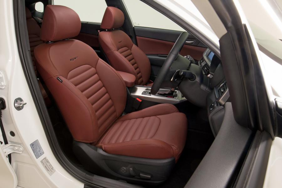 Интерьер Kia Optima GT 2016 года  (AU) (фото 16 из 18)